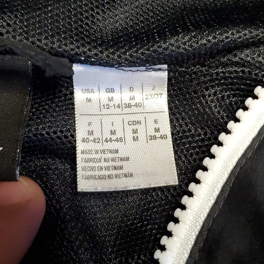 Reebok medium black light jacket - Picture 5 of 6